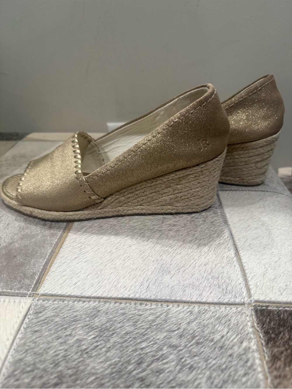 Jack Rogers Gold Espadrille Palmer Wedge Peep-Toe Shoes, Size 7
